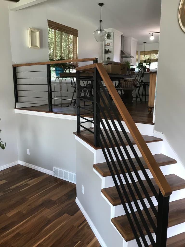 INTERIOR STAIRCASE